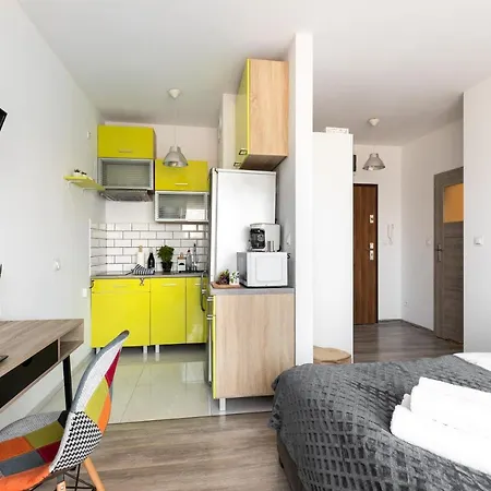 P&o Serviced - Dionizosa ורשה