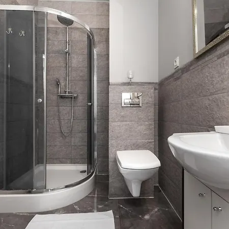 P&o Serviced - Dionizosa Apartmán Varšava