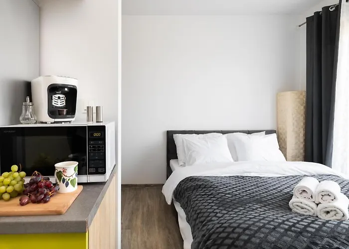 P&o Serviced - Dionizosa Varsovia