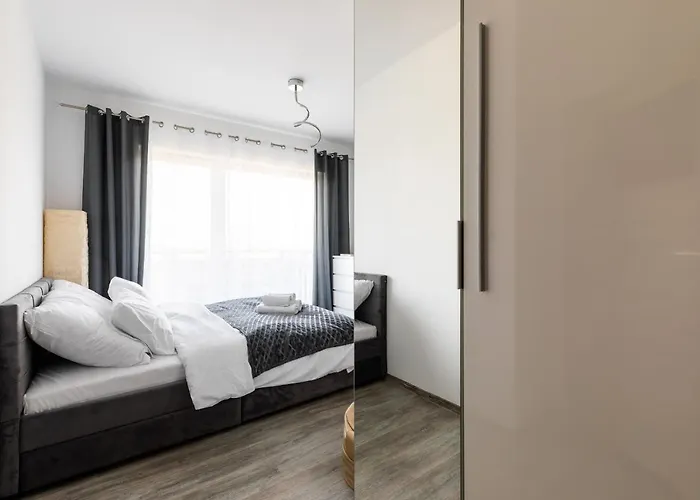 P&o Serviced - Dionizosa Varsavia