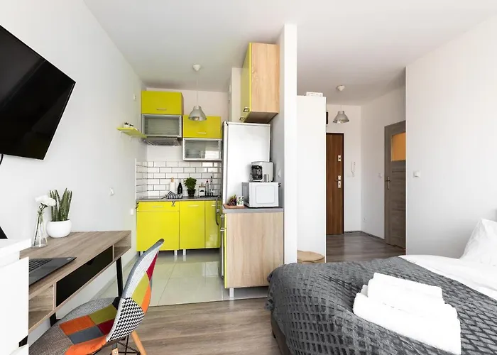 P&o Serviced - Dionizosa Varsavia