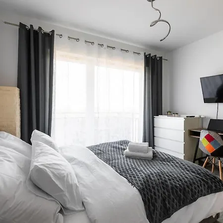 P&o Serviced - Dionizosa Apartmán Varšava